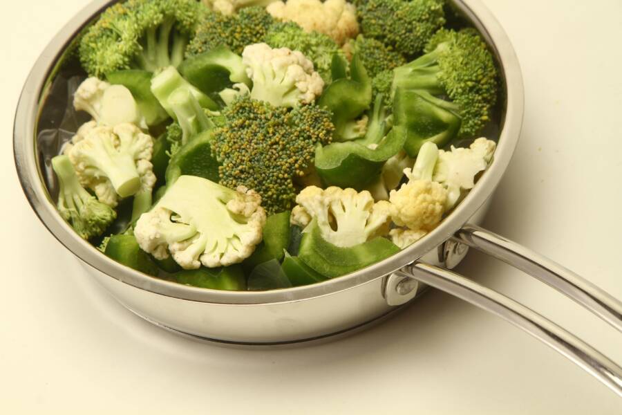 旅行鍋不粘塗層與不銹鋼內膽：哪一種更適合旅行？