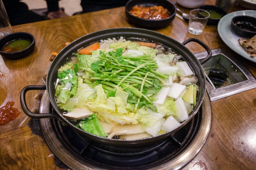 深鍋式小鍋煮麵防湯？三個實際測試揭曉真相