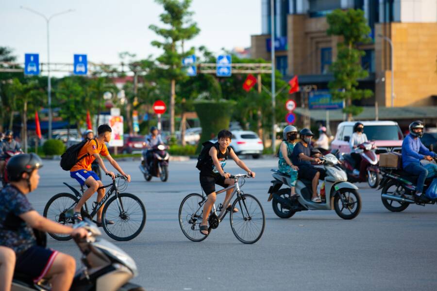 不同國家交通習慣差異:解讀駕駛文化與道路規則 各國交通習慣差異:駕駛文化與道路規則解讀