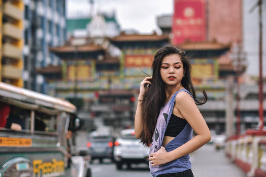 人像旅拍姿勢指南：擺脫尷尬，拍出自然風格