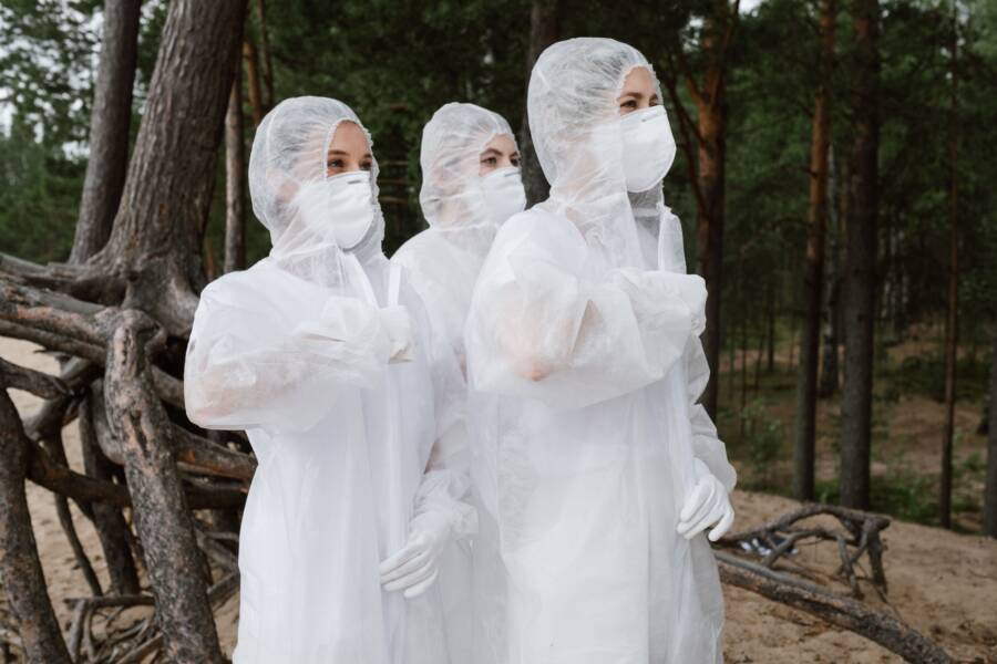 女生獨自出行安全指南：行前計畫、防護裝備與緊急應變指南