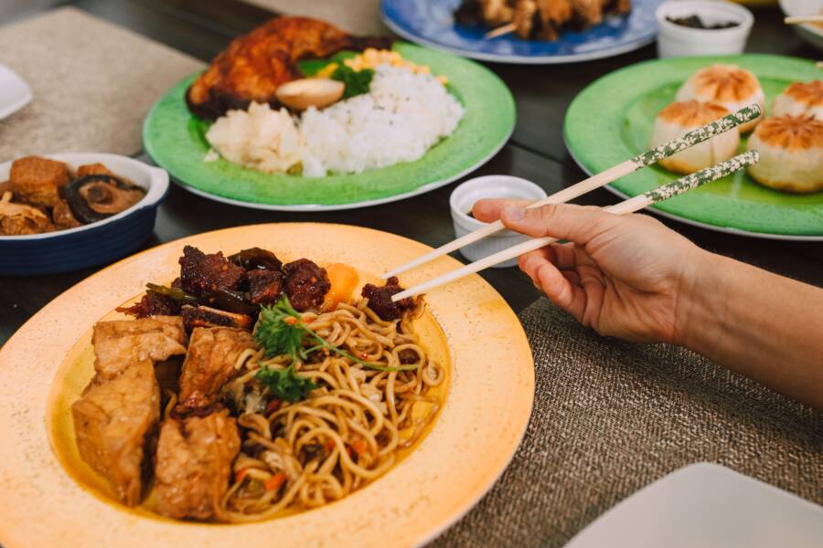 小家庭外食策略：彈性預約、輕食組合，減輕用餐壓力