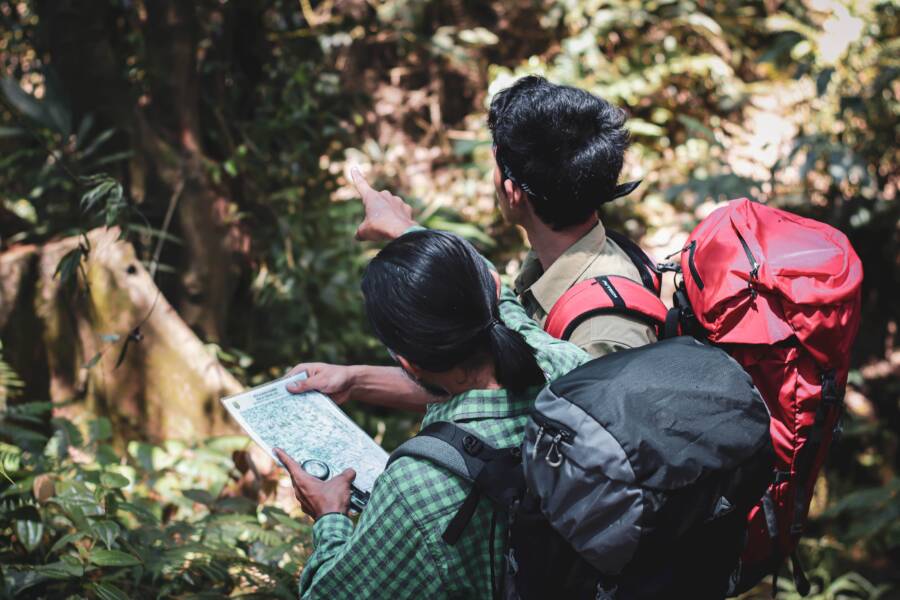山區旅行安全指南：規劃、裝備與自救策略