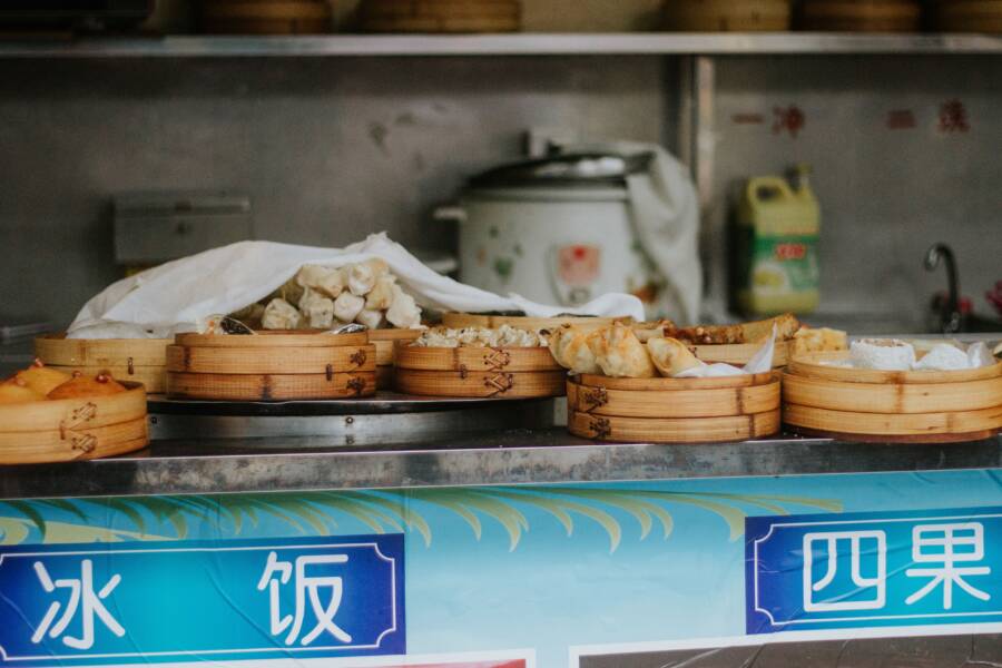 旅行中值得記錄的五種在地美食與拍攝技巧 旅行中值得記錄的五道當地美食和攝影技巧