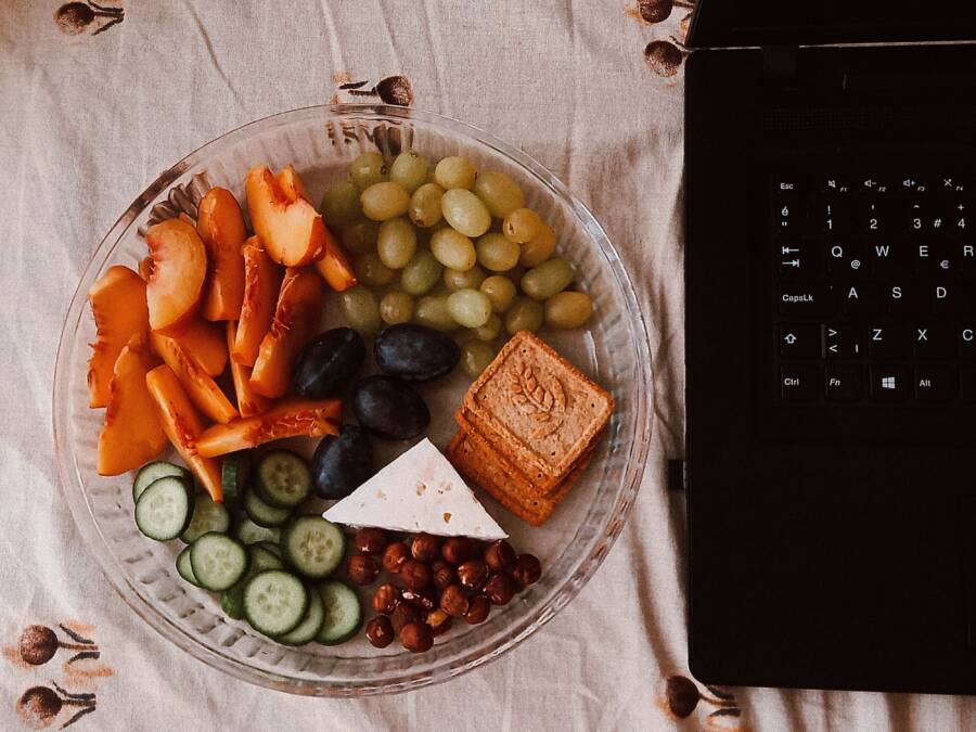 旅行如何吃得清爽:原型食物與飲食策略指南 如何在旅行時吃得乾淨:典型食物和飲食策略指南
