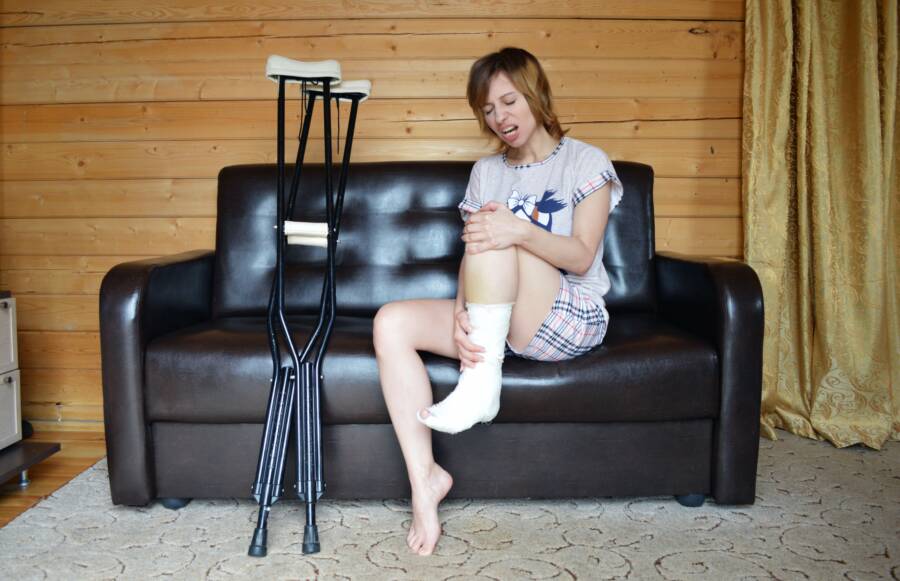 旅途中腳底痛怎麼辦:急救、緩解與預防實用指南 如果您在旅行時感到腳底疼痛該怎麼辦:急救、緩解和預防實用指南