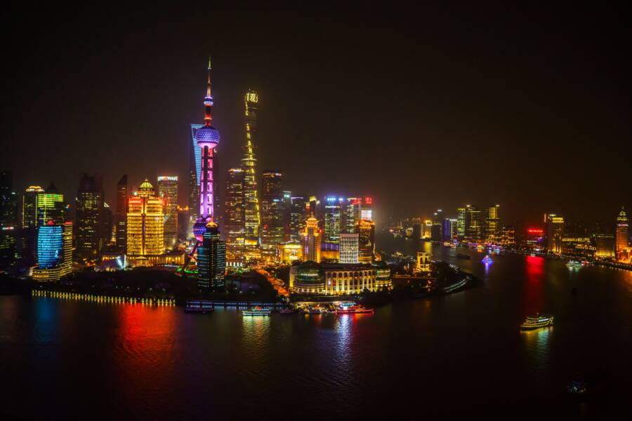 旅行夜景攝影指南：防手震技術與相機設定教學