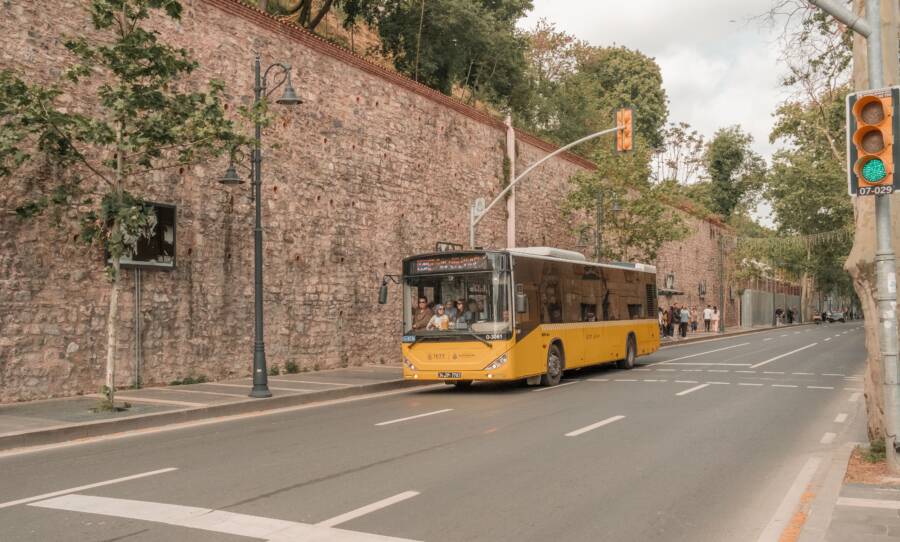 自由行如何搭公車不迷路:路線規劃與實戰教學 自助旅行如何搭公車不迷路:路線規劃與實作教學