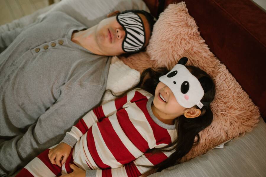 出遊後太興奮睡不著:5個找回睡眠品質的實用技巧 旅行後興奮得睡不著:恢復睡眠品質的 5 個實用技巧