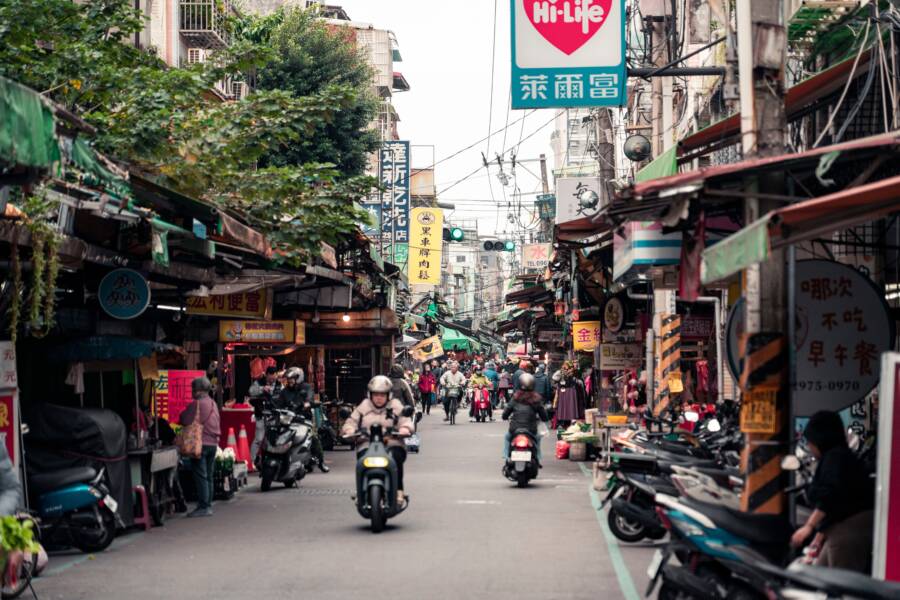 慢旅行指南:如何像當地人一樣體驗城市生活 慢行指南:如何像當地人一樣體驗城市生活