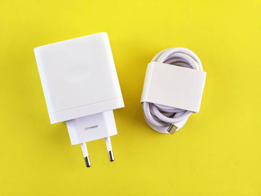 旅行充電線和適配器選擇指南：確保您的設備擁有充足電量的實用技巧