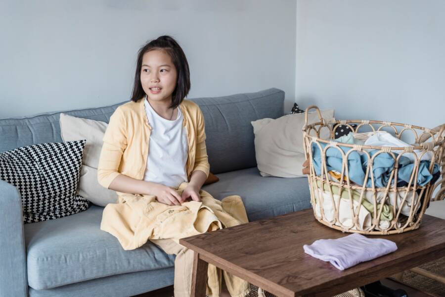 如何摺旅行衣服不皺：3個實用收納技巧與急救方法