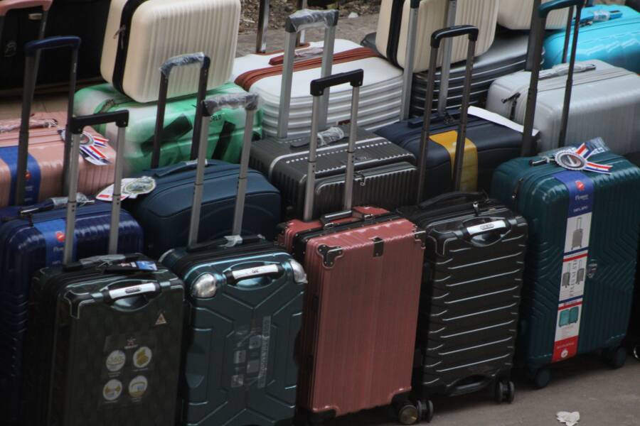 行李箱整理術:行李打包技巧與空間配置攻略 行李整理技巧:行李打包技巧及空間配置指南