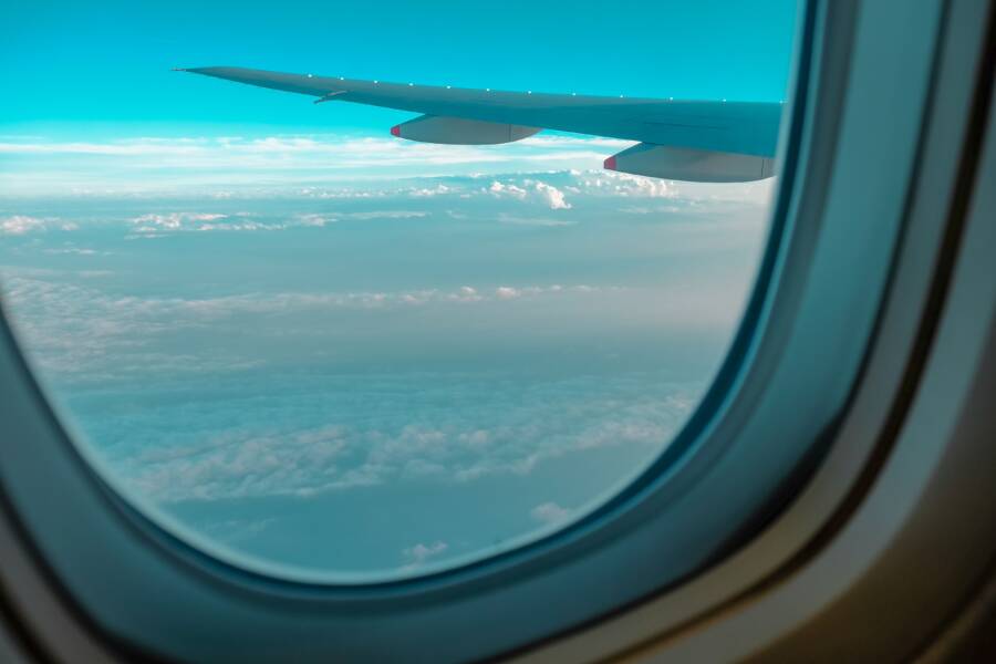 長途旅行後如何調整時差?恢復規律作息的實戰指南 長途旅行後如何適應時差?恢復正常生活的實用指南